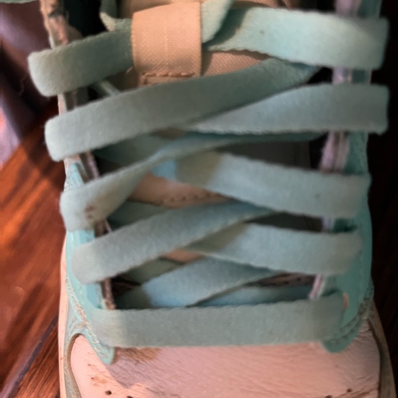 Jordan Womens AIR JORDAN 1 MID SE Green | Womens 7 - Picture 7 of 14